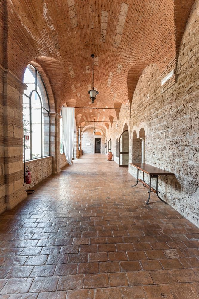 ancient-roman-abbey-wedding-venue-07