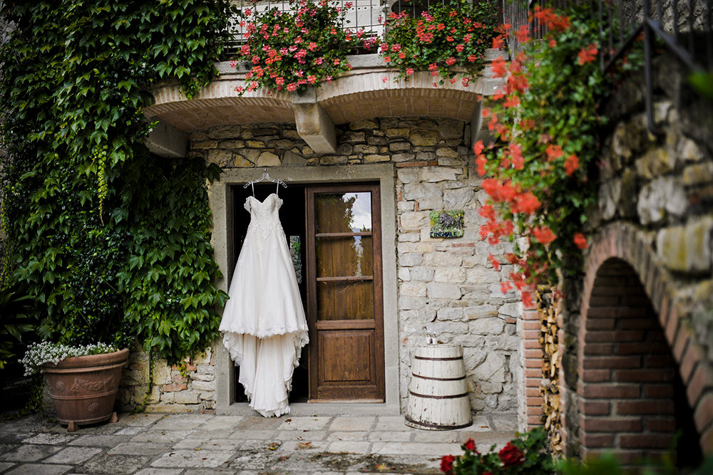 arezzo-hamlet-wedding-in-tuscany-02