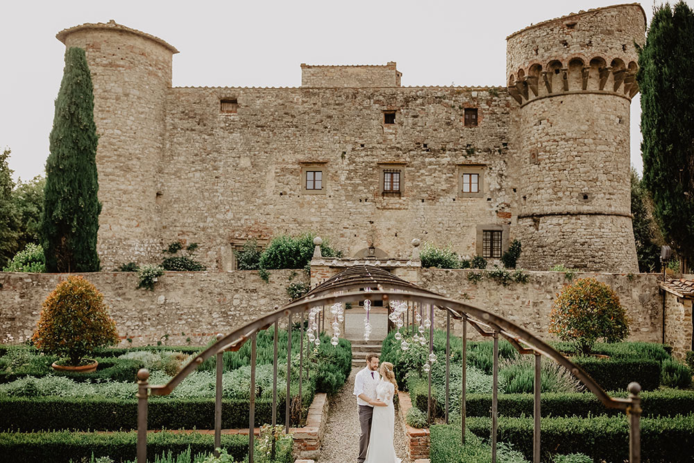castello-di-meleto-02